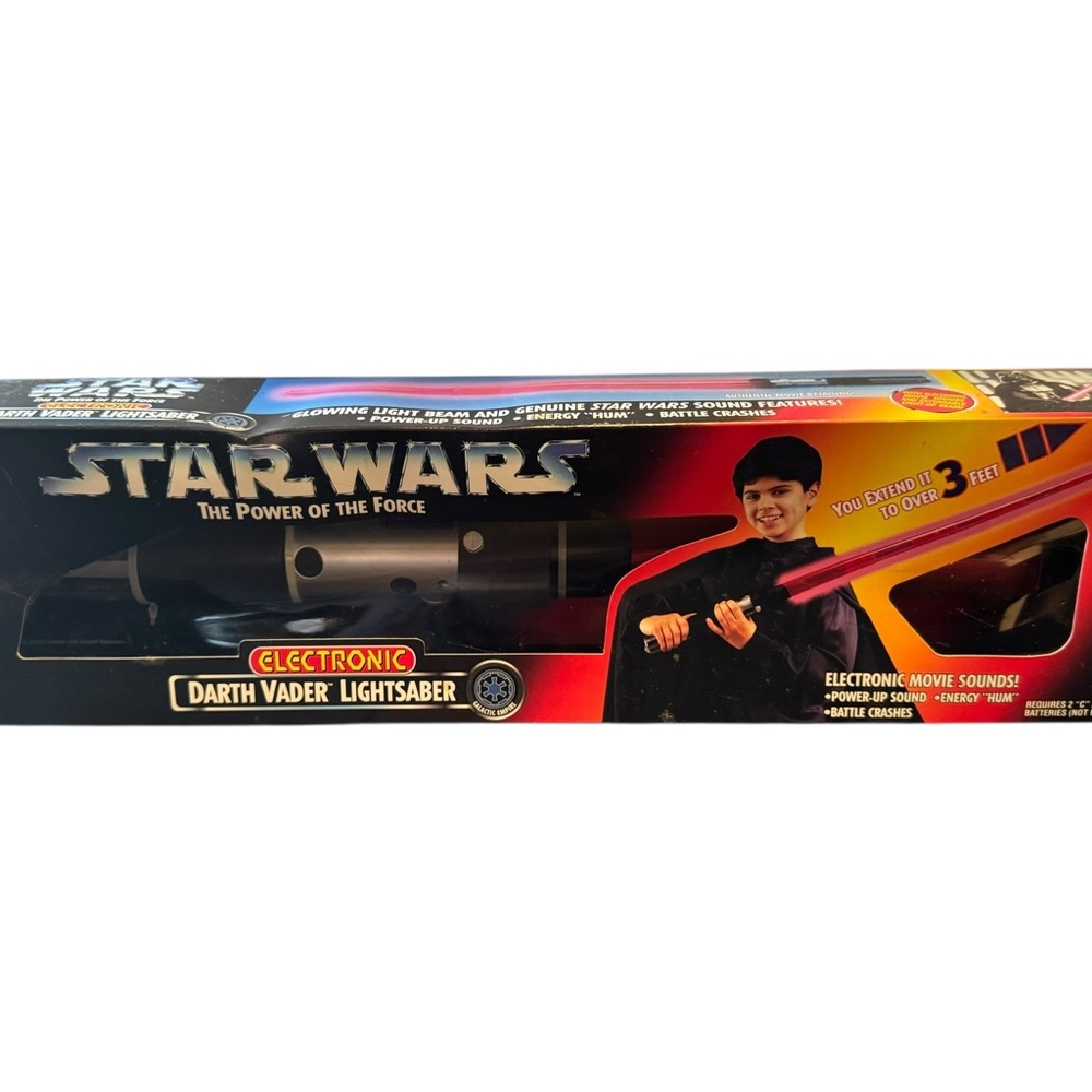 Star Wars Darth Vader Electronic Lightsaber - Picture 3 of 10